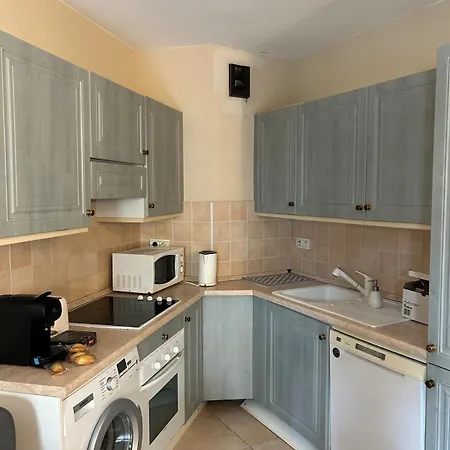 Apartment One-bedroom With A Cozy Terrace Beachfront, Center, Parking *