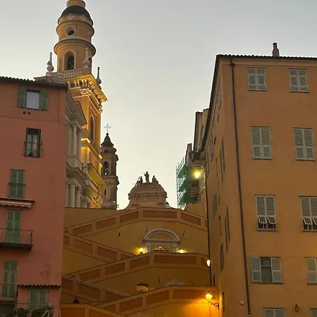One-bedroom With A Cozy Terrace Beachfront, Center, Parking Menton